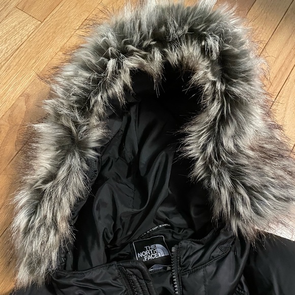 Womans north face puffer jacket - Picture 10 of 12